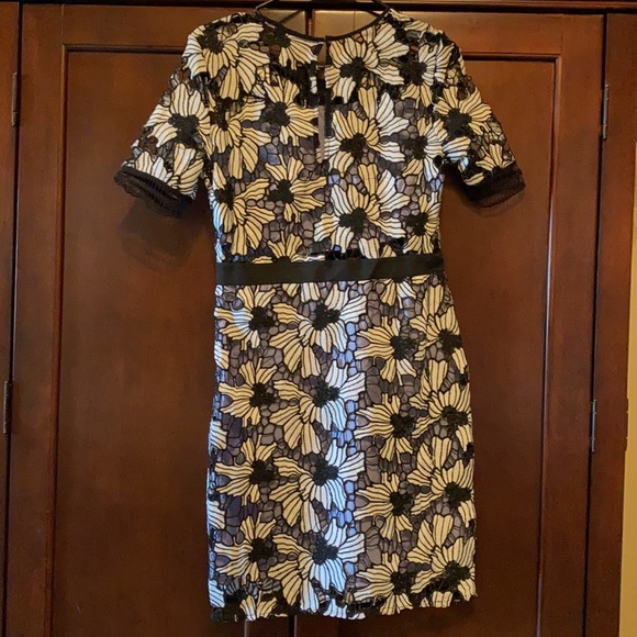 Romeo and Juliet floral lace dress - Picture 2 of 2